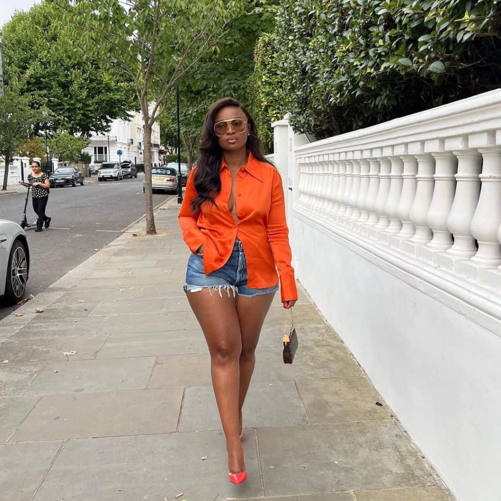 Chic Outfits That Make Going Braless a Breeze