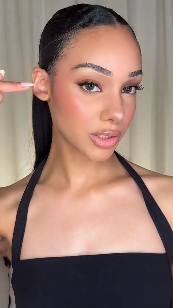 How to Master Blush Placement: 5 Techniques That Will Completely Change Your Face Shape