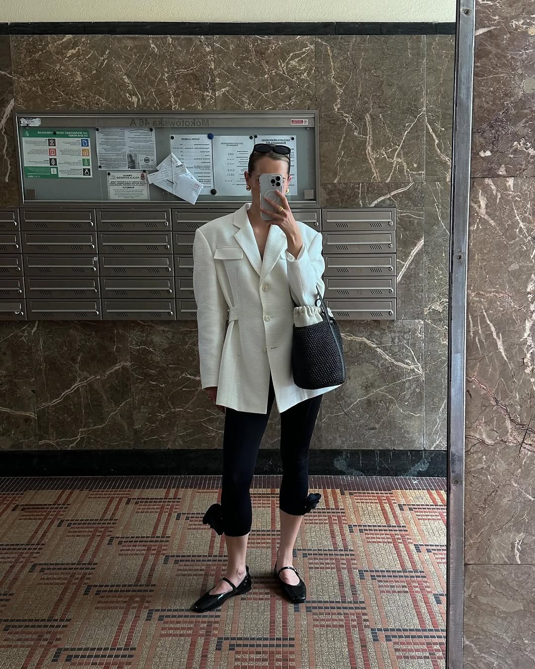 Capri Pants Just Got the IT Girl Treatment: 10 Chic Looks to Wear Right Now