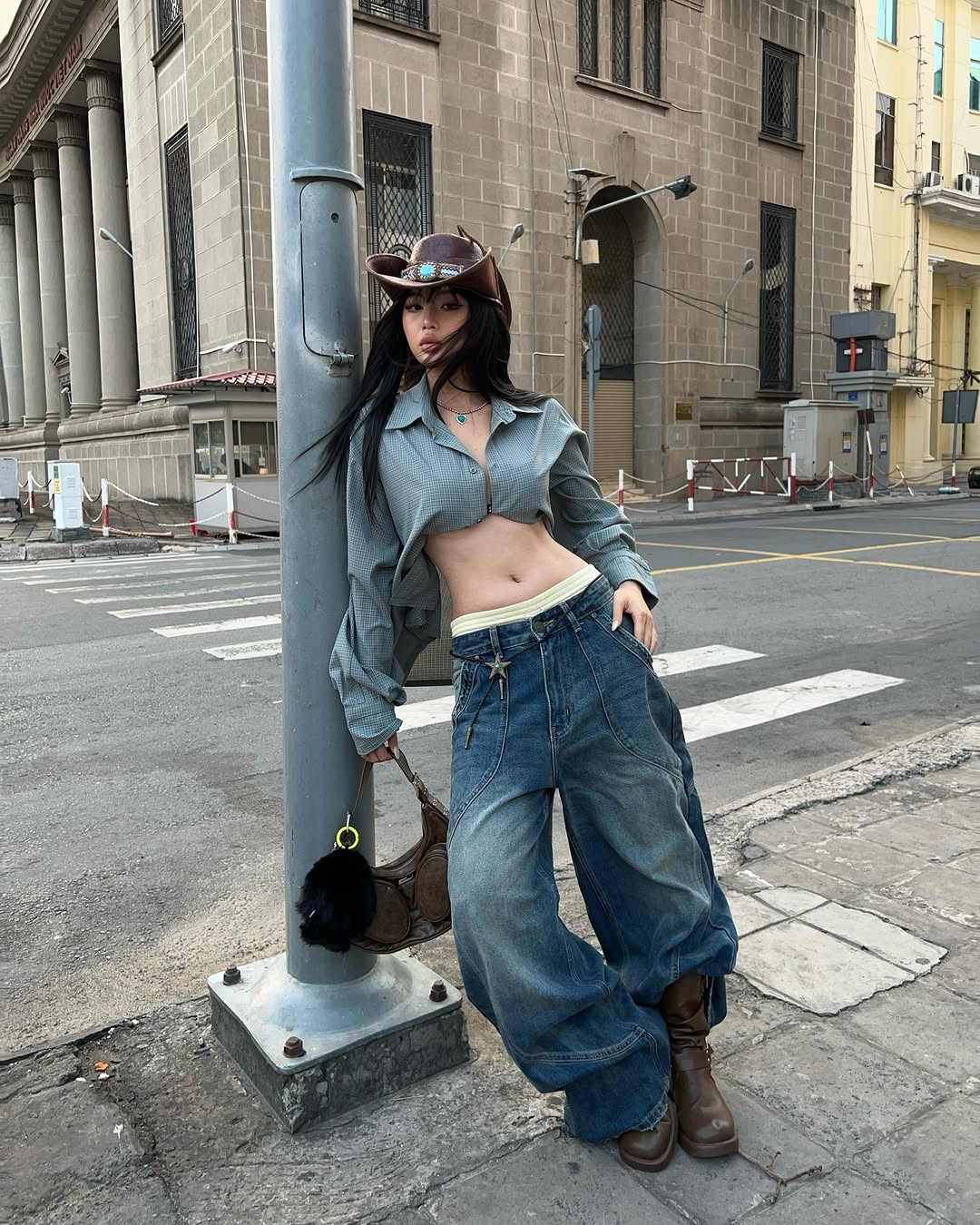 You Think Y2K Is Just a Gen Z Resurgence? These 30+ Outfits Will Have You Reaching for the Low-Rise Jeans