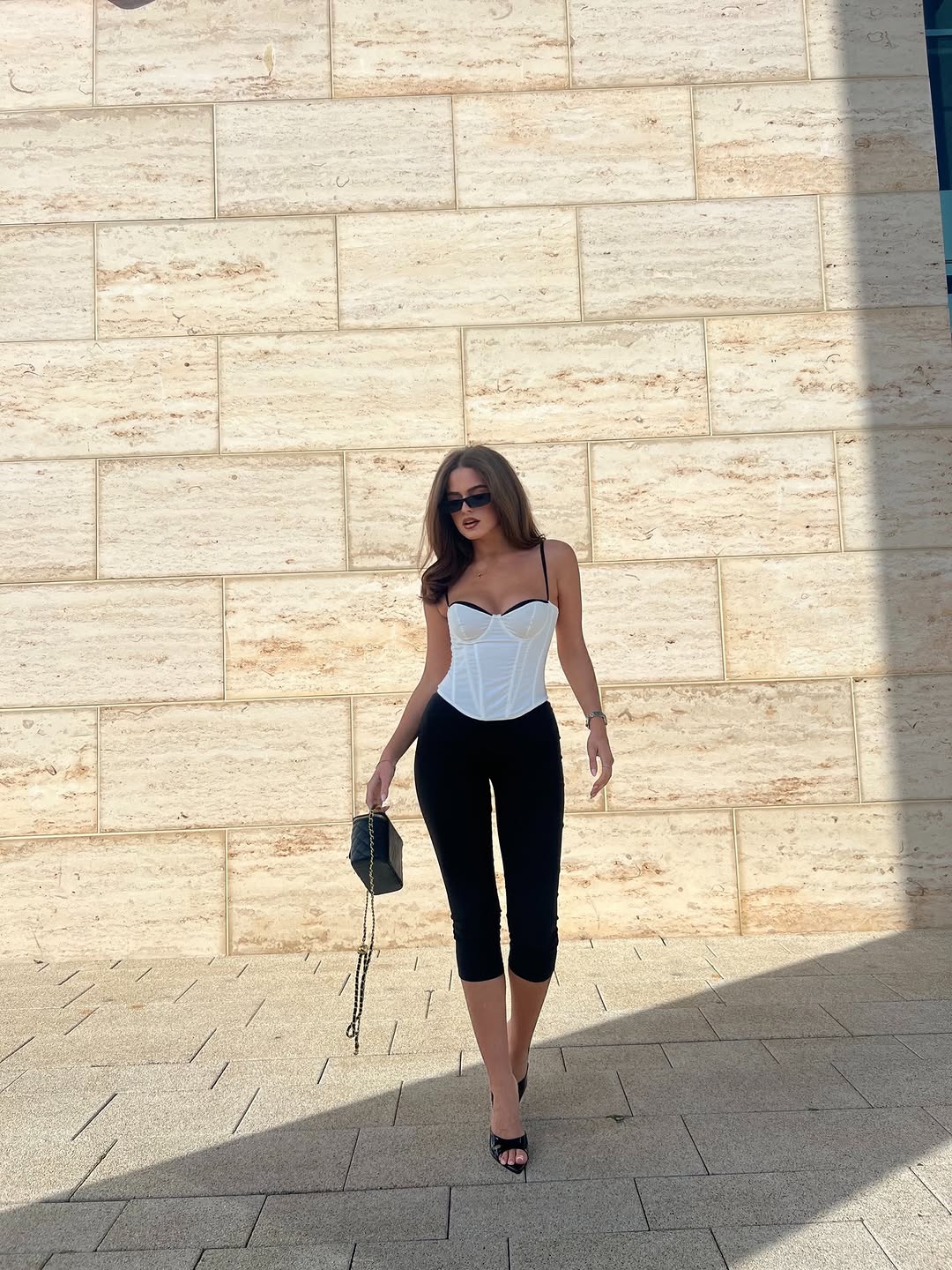 Capri Pants Just Got the IT Girl Treatment: 10 Chic Looks to Wear Right Now
