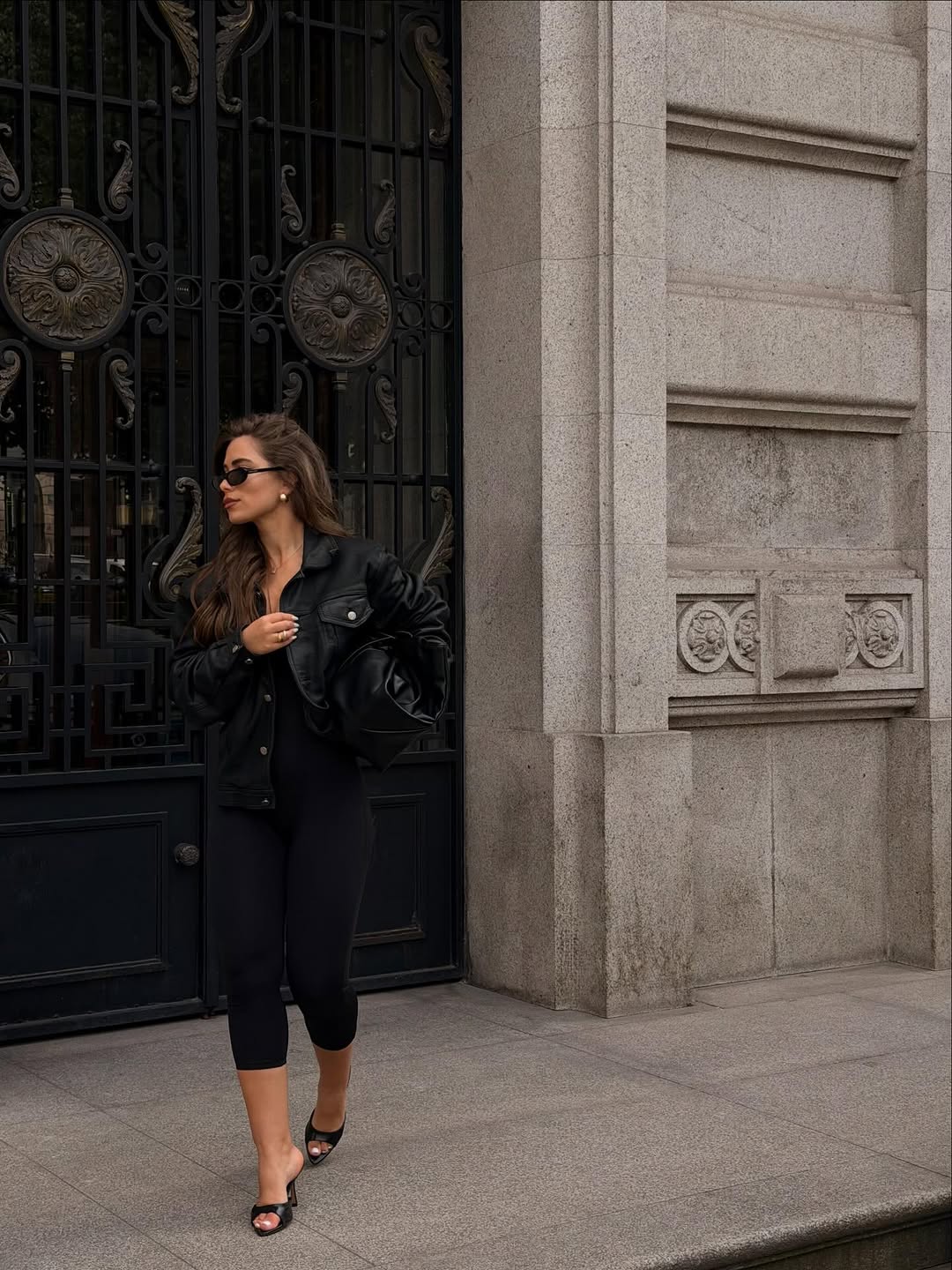 Capri Pants Just Got the IT Girl Treatment: 10 Chic Looks to Wear Right Now