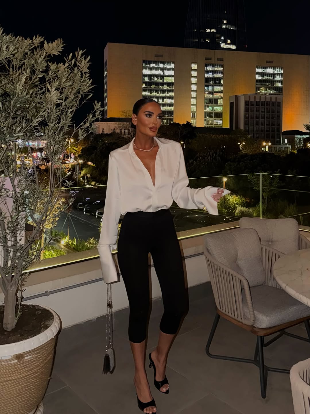 Capri Pants Just Got the IT Girl Treatment: 10 Chic Looks to Wear Right Now