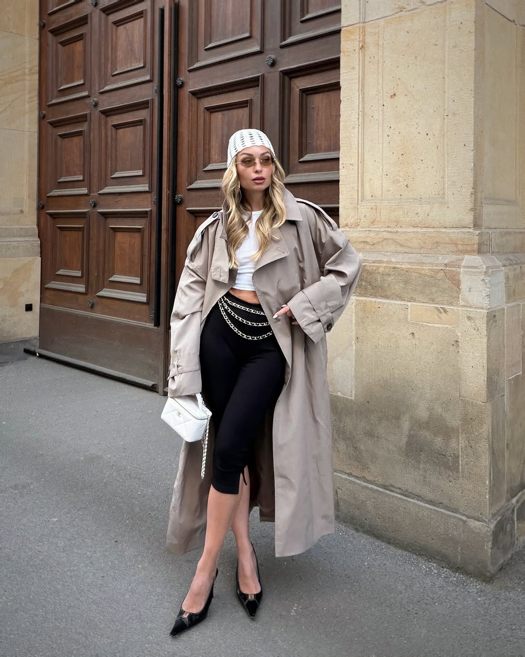 Capri Pants Just Got the IT Girl Treatment: 10 Chic Looks to Wear Right Now