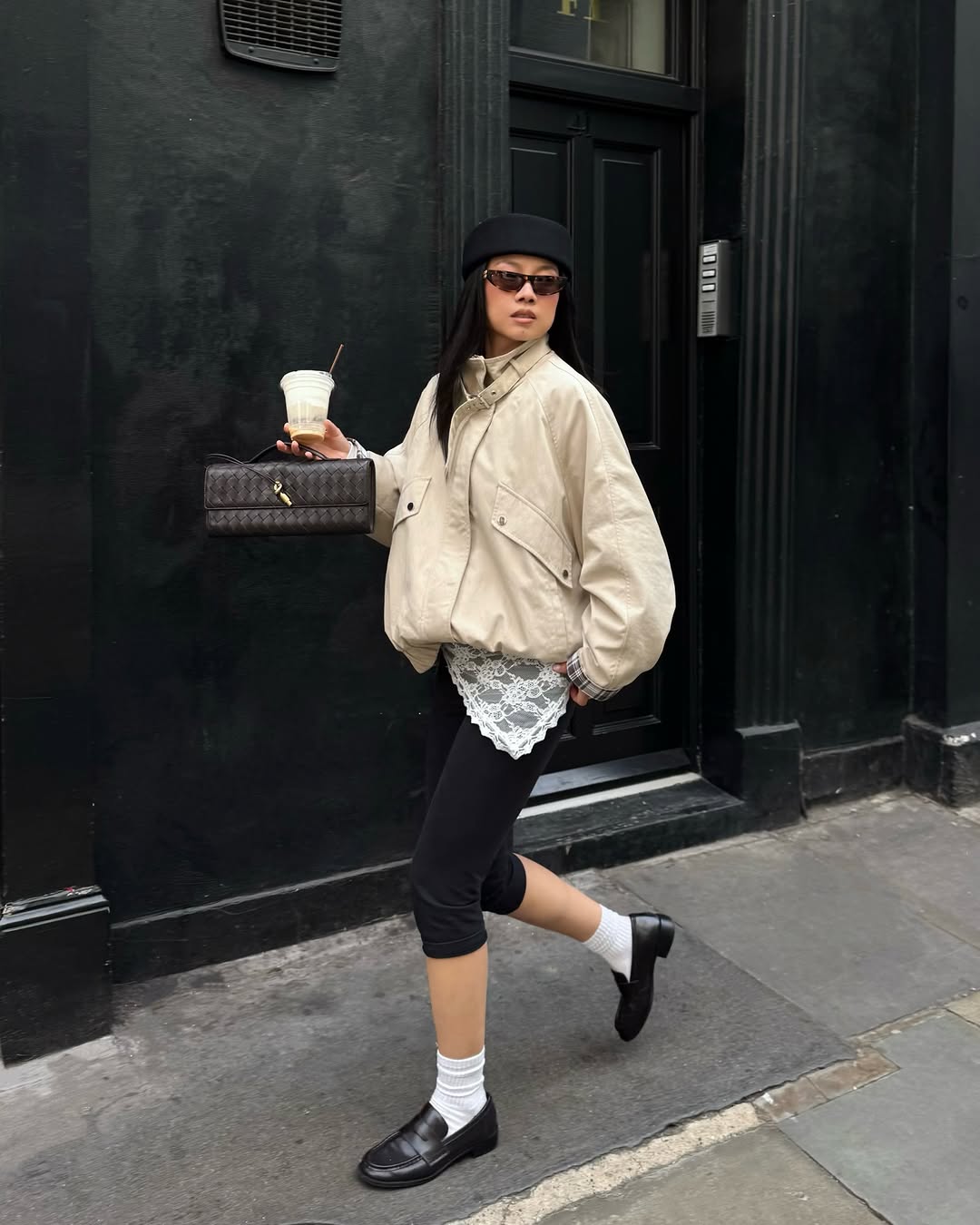 Capri Pants Just Got the IT Girl Treatment: 10 Chic Looks to Wear Right Now