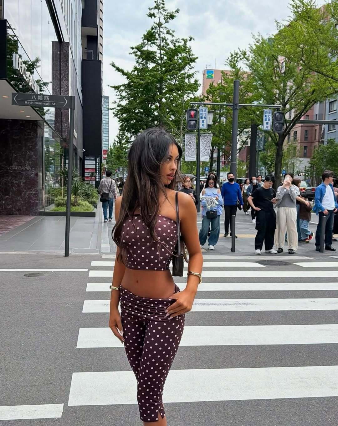 Capri Pants Just Got the IT Girl Treatment: 10 Chic Looks to Wear Right Now
