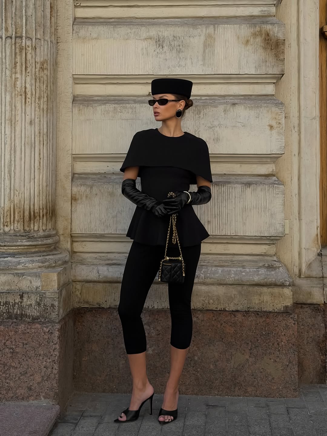 Capri Pants Just Got the IT Girl Treatment: 10 Chic Looks to Wear Right Now