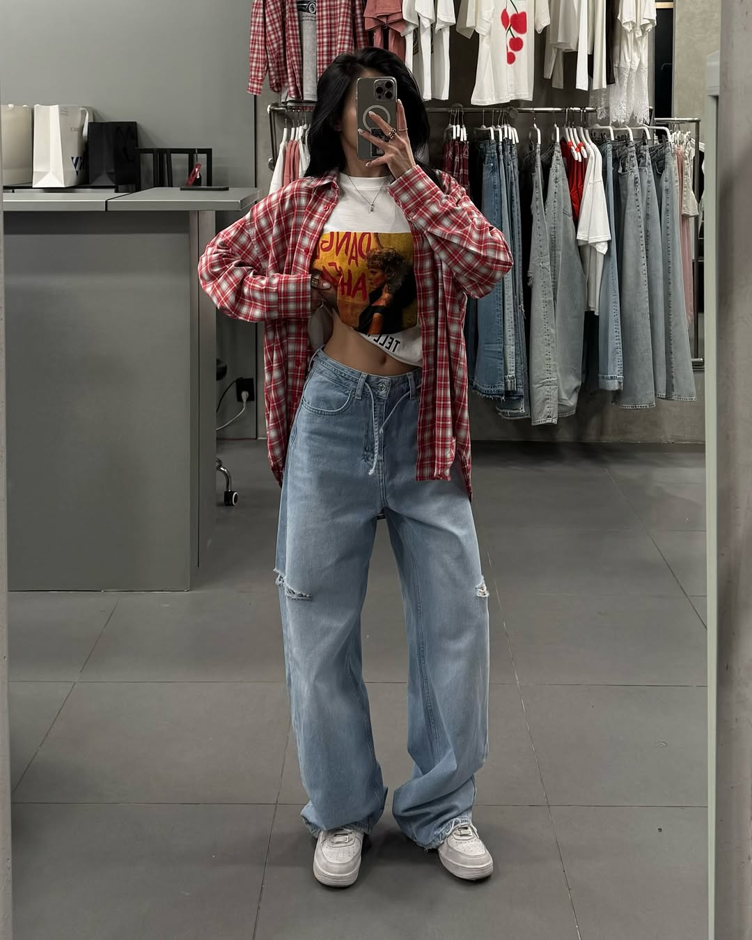 You Think Y2K Is Just a Gen Z Resurgence? These 30+ Outfits Will Have You Reaching for the Low-Rise Jeans